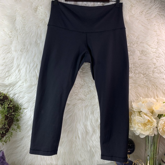Lululemon yoga pants without tag and size. - Picture 4 of 7